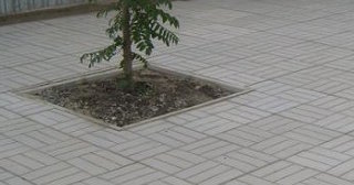 Качественная тротуарная плитка серого цвета в Переславле-Залесском в октябре