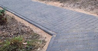 Укладка тротуарной плитки на основание в Переславле-Залесском в октябре